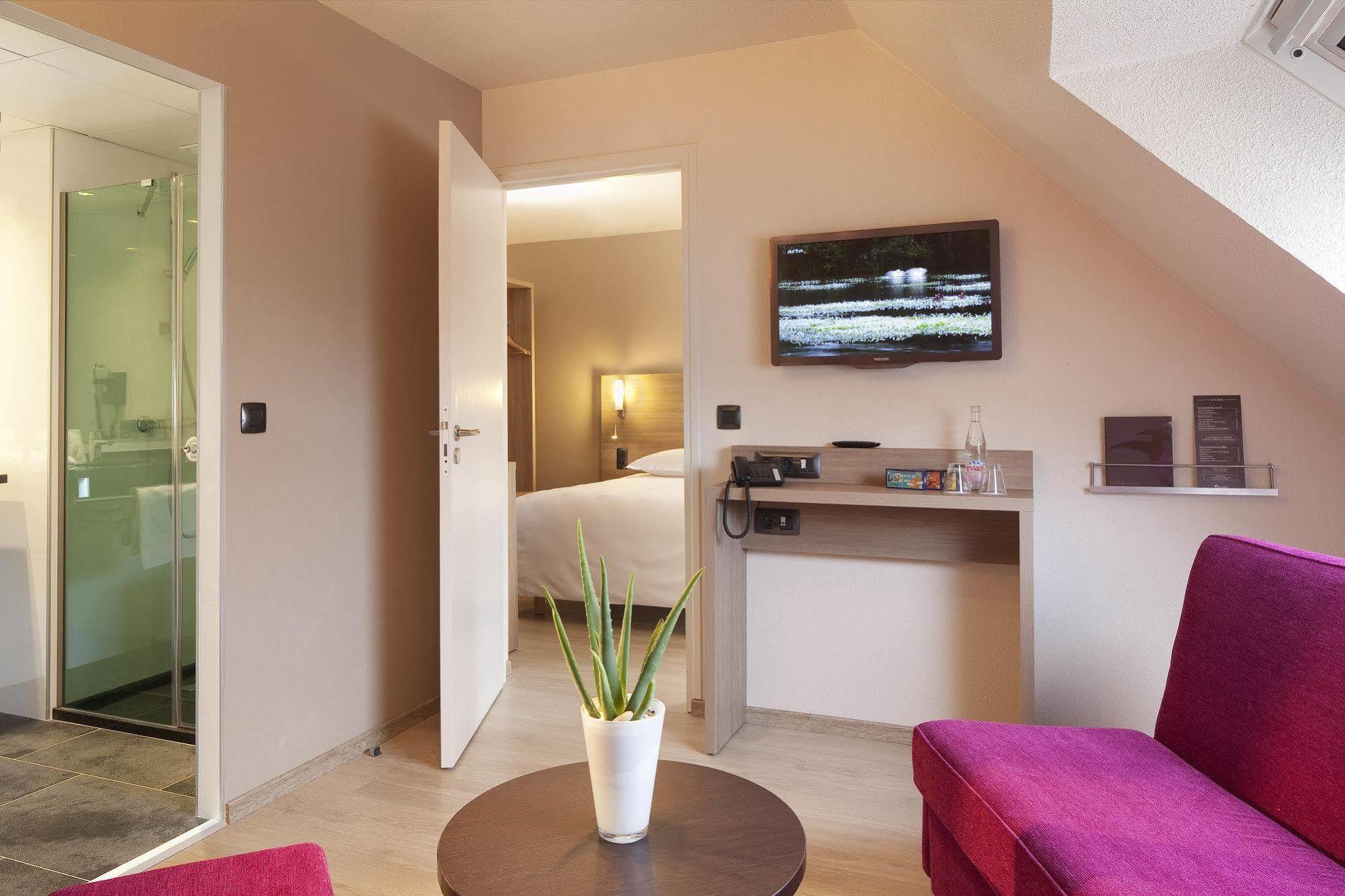 Hotel Escale Oceania Quimper Centre Exterior foto